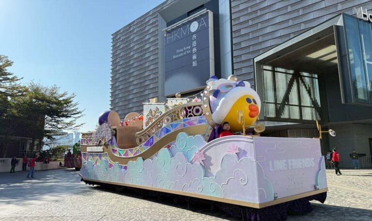 貨櫃運輸業職工總會會員多年來參與花車巡遊駕駛工作實拍